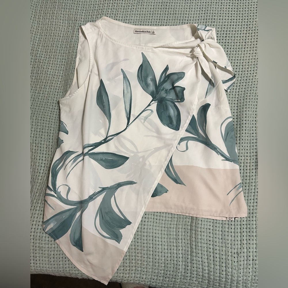 Floral Set with Sleeveless Top and pants - White and Green
